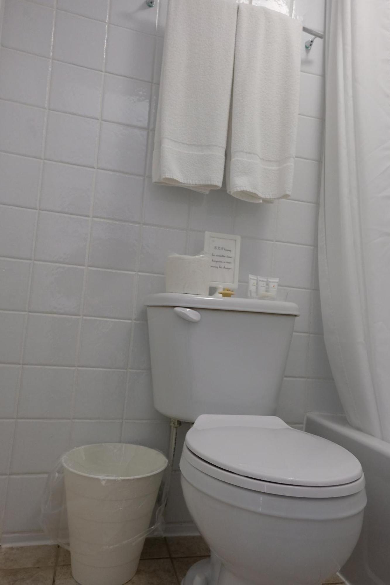 Au Petit 2* Quebec City