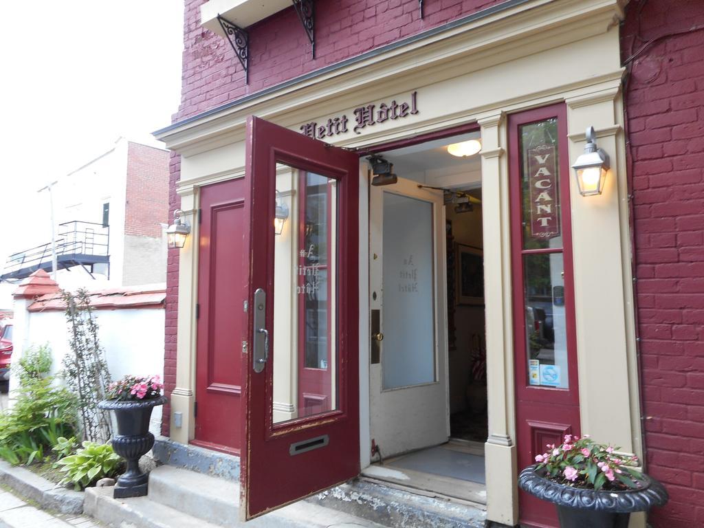 Hotel Au Petit Quebec City
